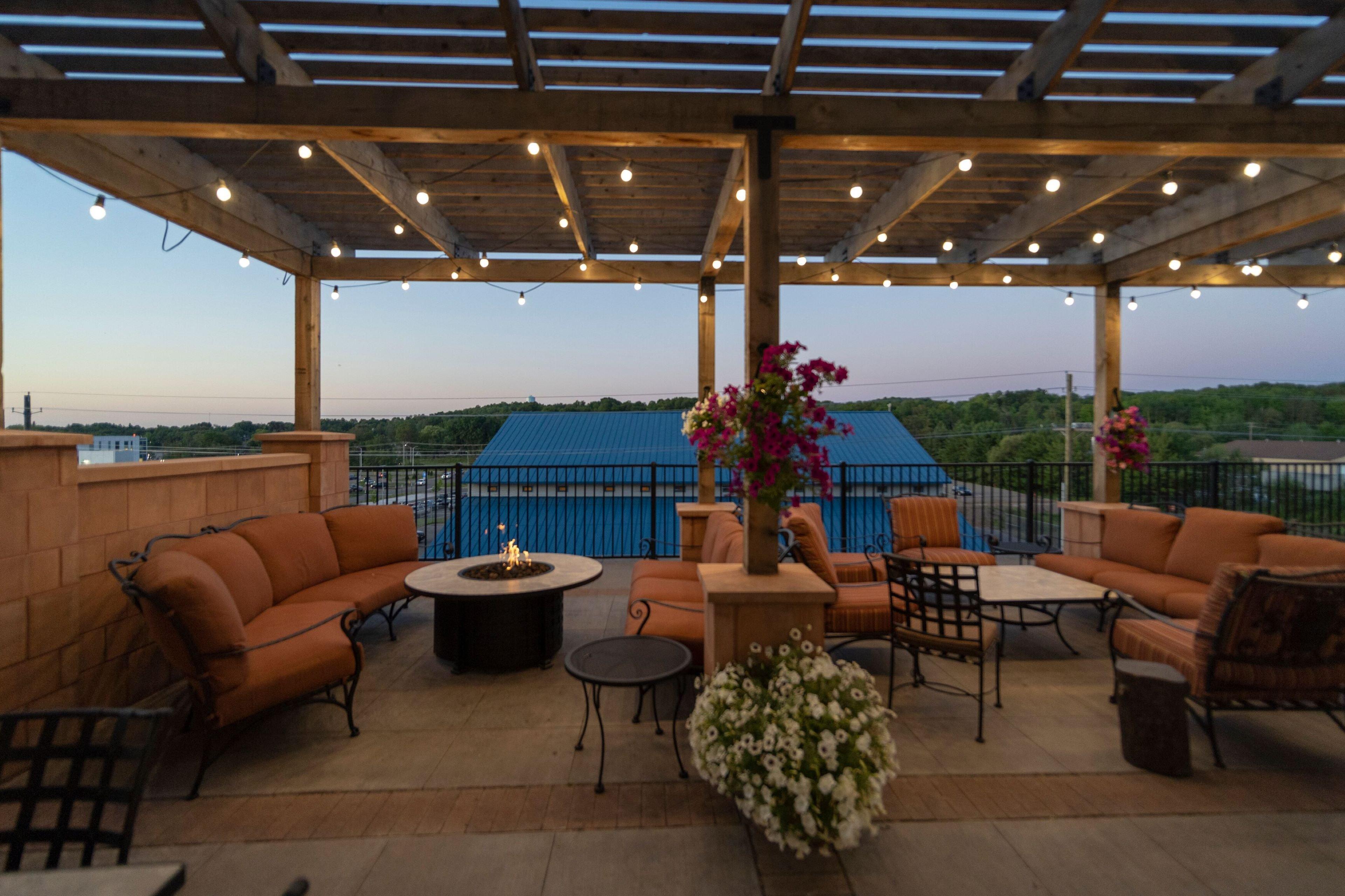 Staybridge Suites Marquette By Ihg Екстер'єр фото