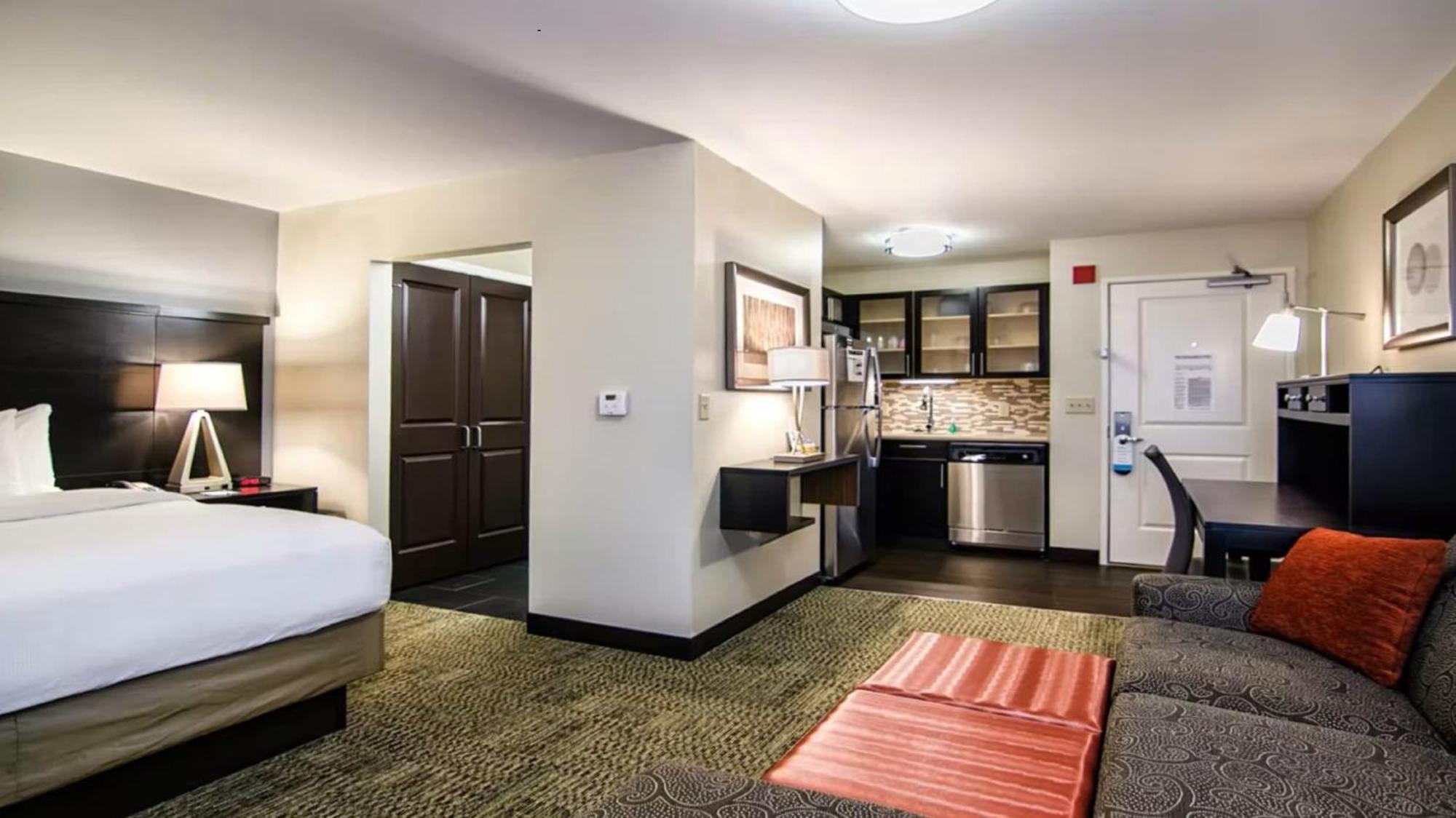 Staybridge Suites Marquette By Ihg Екстер'єр фото