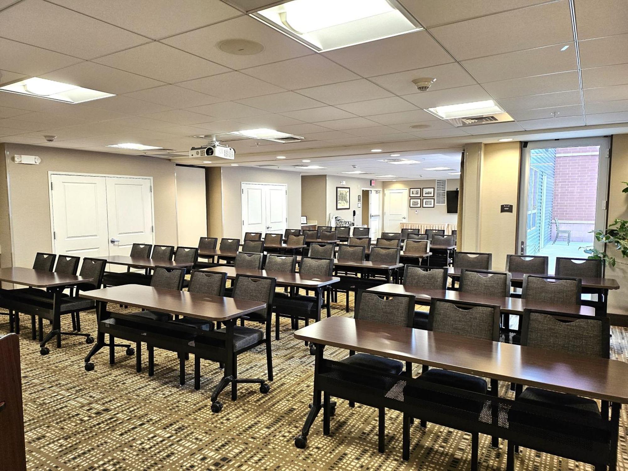 Staybridge Suites Marquette By Ihg Екстер'єр фото