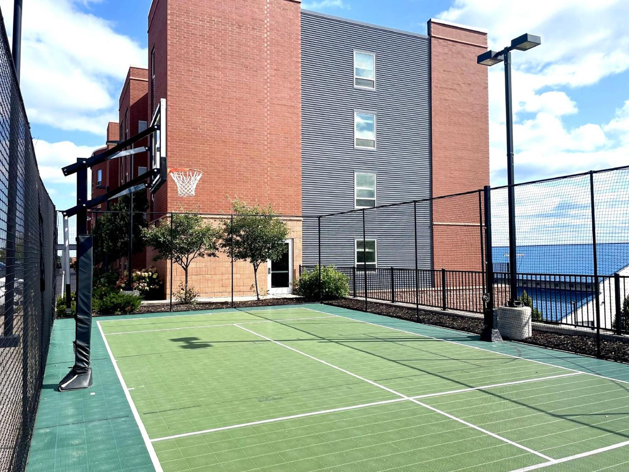 Staybridge Suites Marquette By Ihg Екстер'єр фото